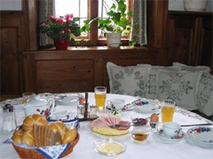 selbstgebrannter Schnaps und Lik�re